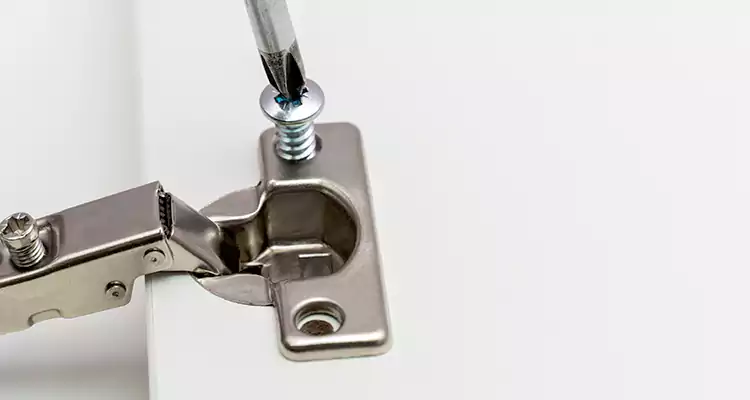 Screen Door Hinge Repair in Vero Beach, FL