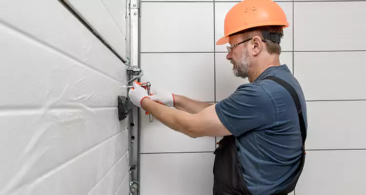 Emergency Garage Door Repair in Vero Beach, FL