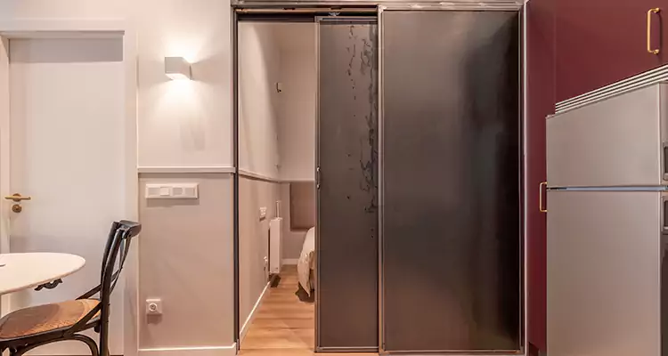 We Fix Closet Sliding Door in Vero Beach, FL