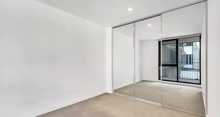 Why Homeowners Choose Us for Sliding Mirror Door Replacement in Vero Beach, FL