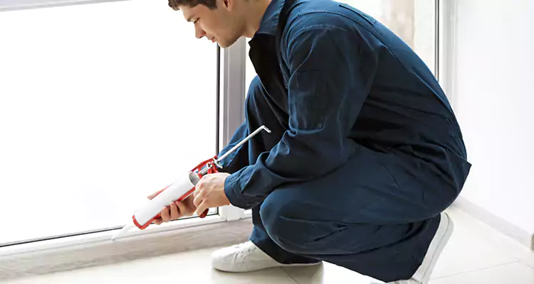 Window Glass Caulk Repair in Vero Beach, FL